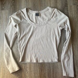 PacSun Cream Long Sleeve cropped Tee